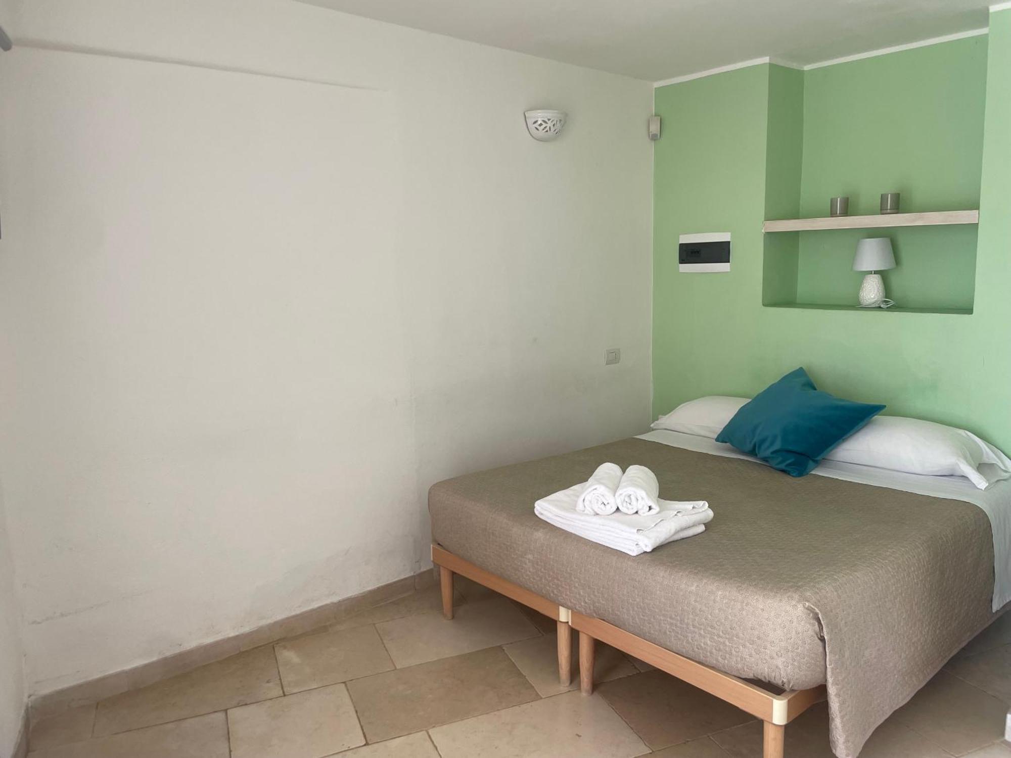 Bed and Breakfast Relais Trulli Le Icone Остуни Экстерьер фото